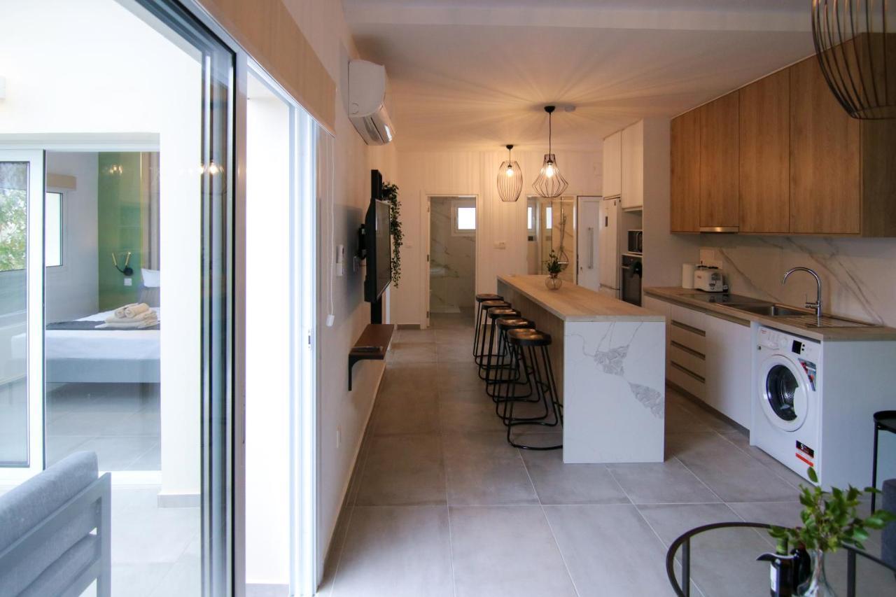 Phaedrus Living: Seaside Modern Flat Limnaria 123 Apartment Paphos Exterior photo