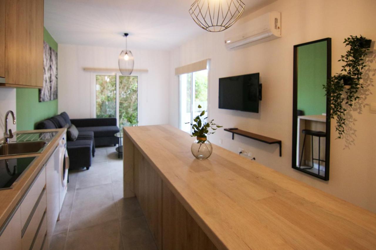 Phaedrus Living: Seaside Modern Flat Limnaria 123 Apartment Paphos Exterior photo