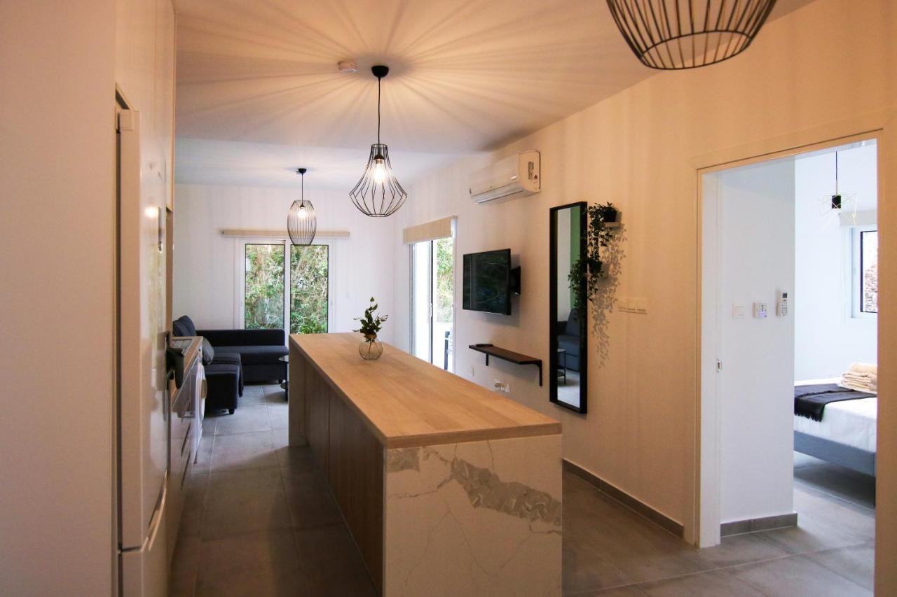 Phaedrus Living: Seaside Modern Flat Limnaria 123 Apartment Paphos Exterior photo
