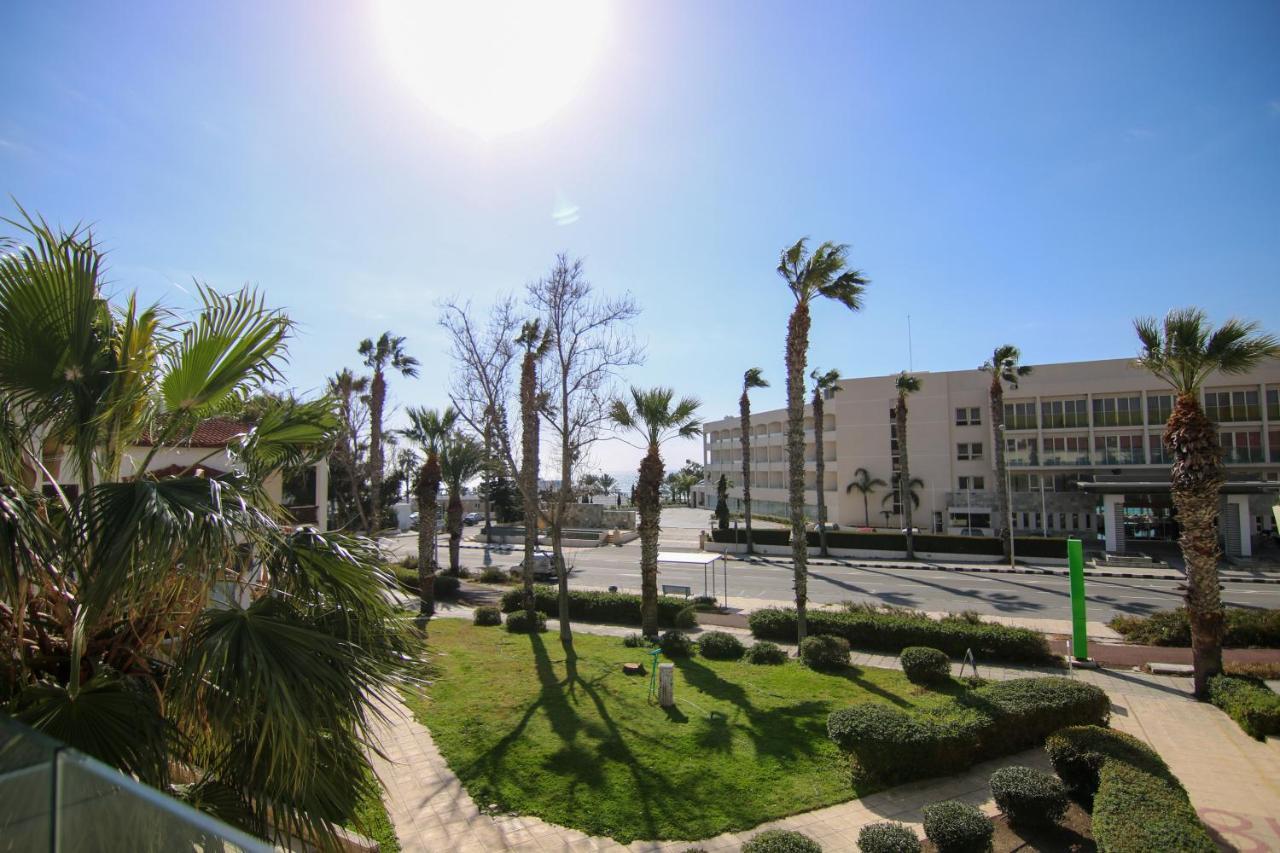 Phaedrus Living: Seaside Modern Flat Limnaria 123 Apartment Paphos Exterior photo